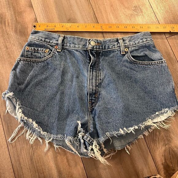 Levi’s 550‎ Light Blue Denim Cut Off Shorts Women 14 - Picture 7 of 7